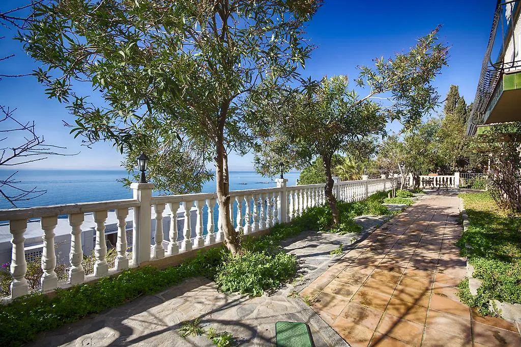 L'Encantarella Roses Villa